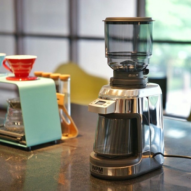 Welhome Pro Zd-17W conical burr coffee grinder with scale