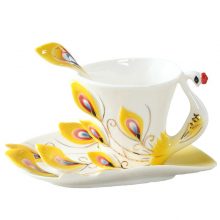 Ceramic creative peacock mug