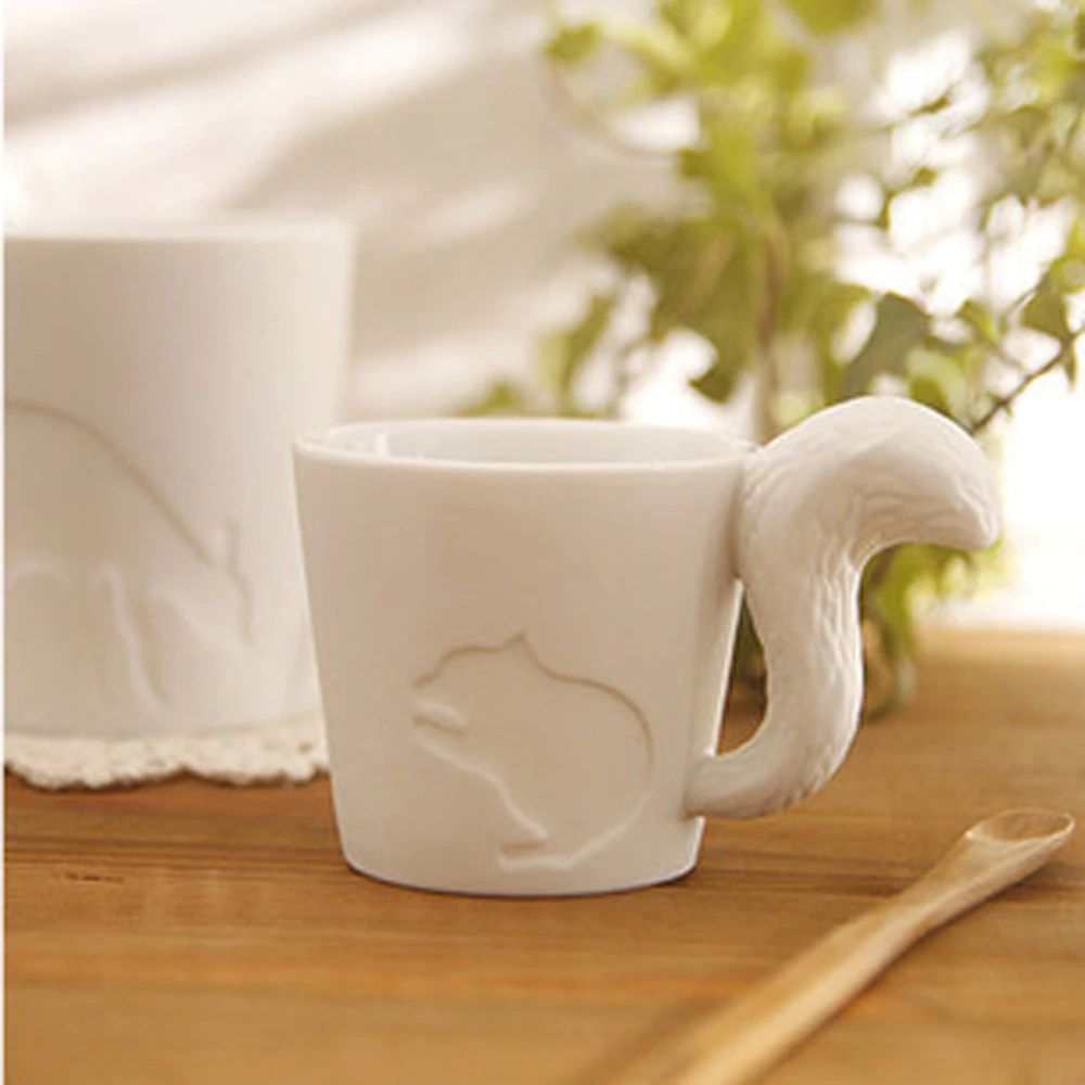 Small Animals Relief ceramic breakfast coffee mug